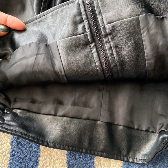 🖤 MOTO BLACK FAUX LEATHER CROPPED JACKET! - Picture 10 of 11